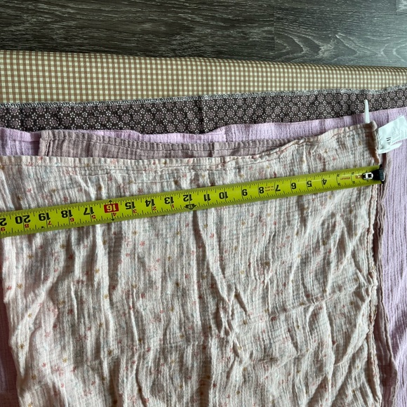 Set of 4 lightweight 100% cotton baby blankets. - Picture 16 of 16